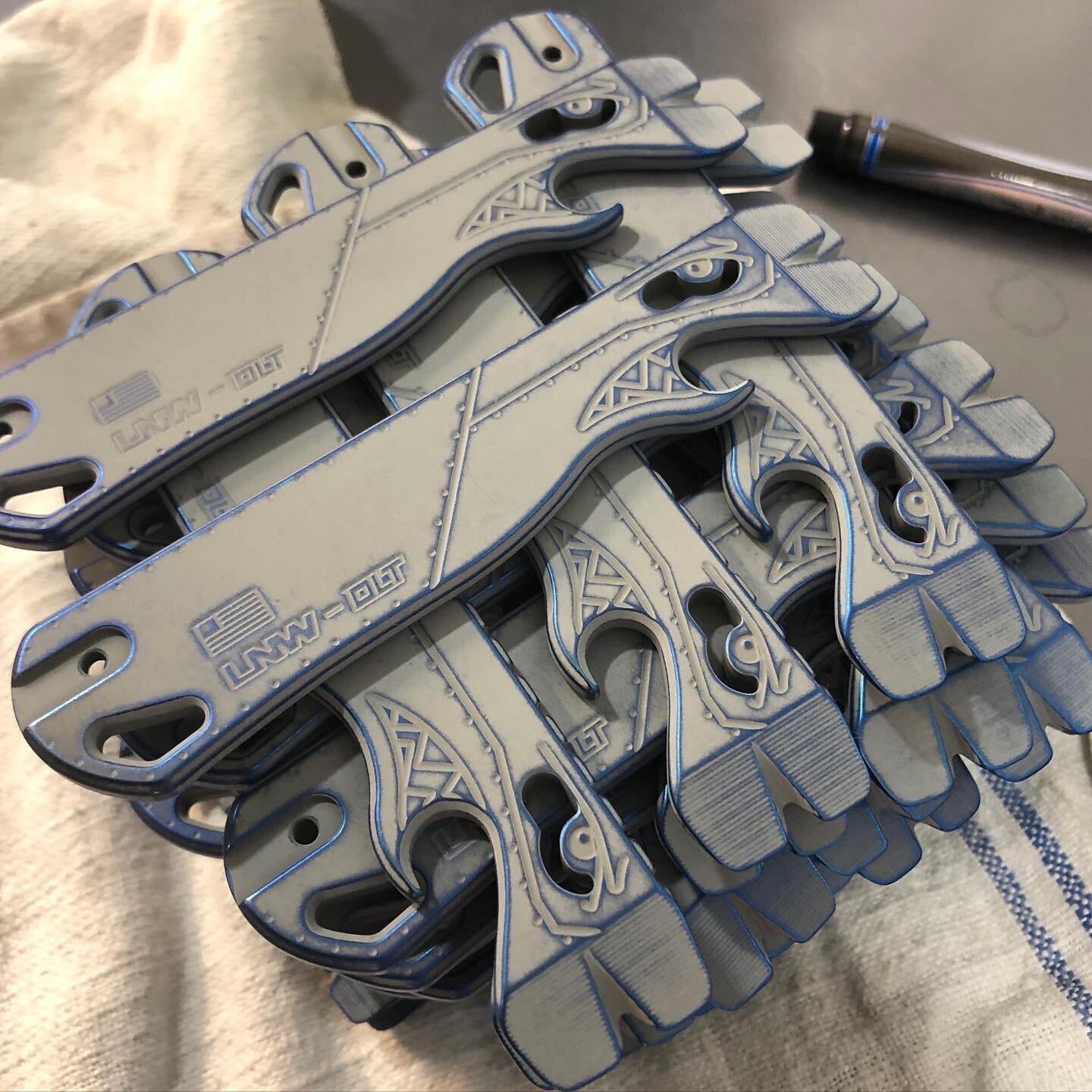 DLT Trading Exclusive P40 Warhawk v1.0 Titanium Prybar